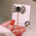 Korean Bow Alloy Rhinestone Brooch for Women Girl Coat Sweater Accessories Vintage Chain Badge Fashion Jewelry Handmade